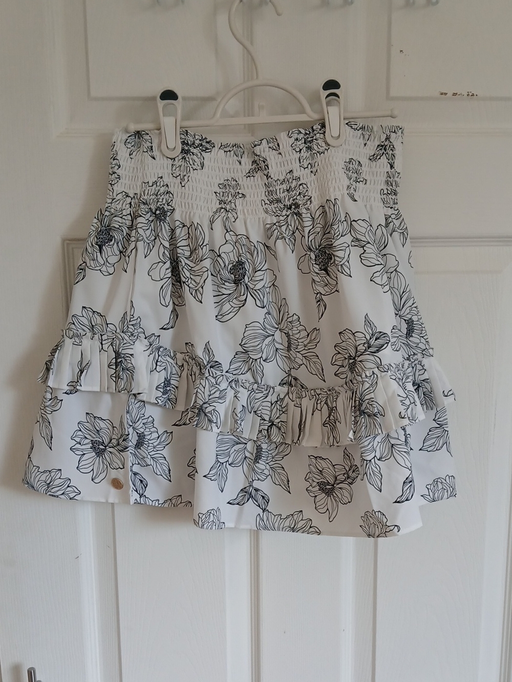 Coolibar White Mini Skirt with Black Floral Print